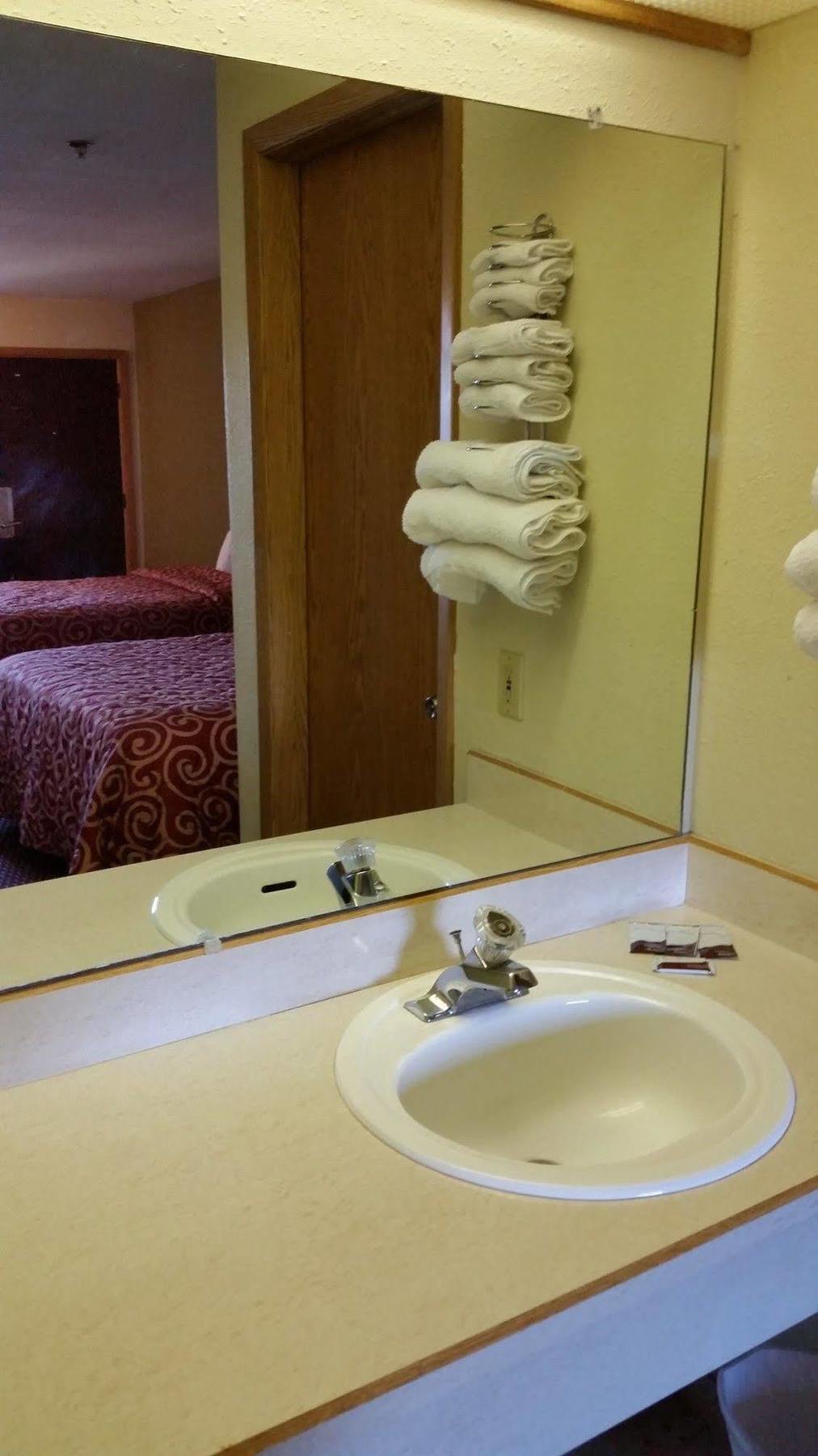 Centralia Inn Екстер'єр фото